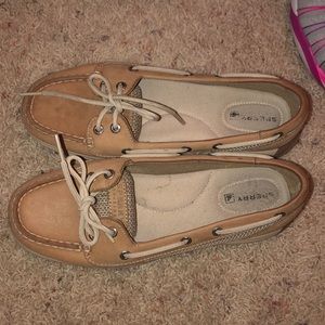 Tan sperrys